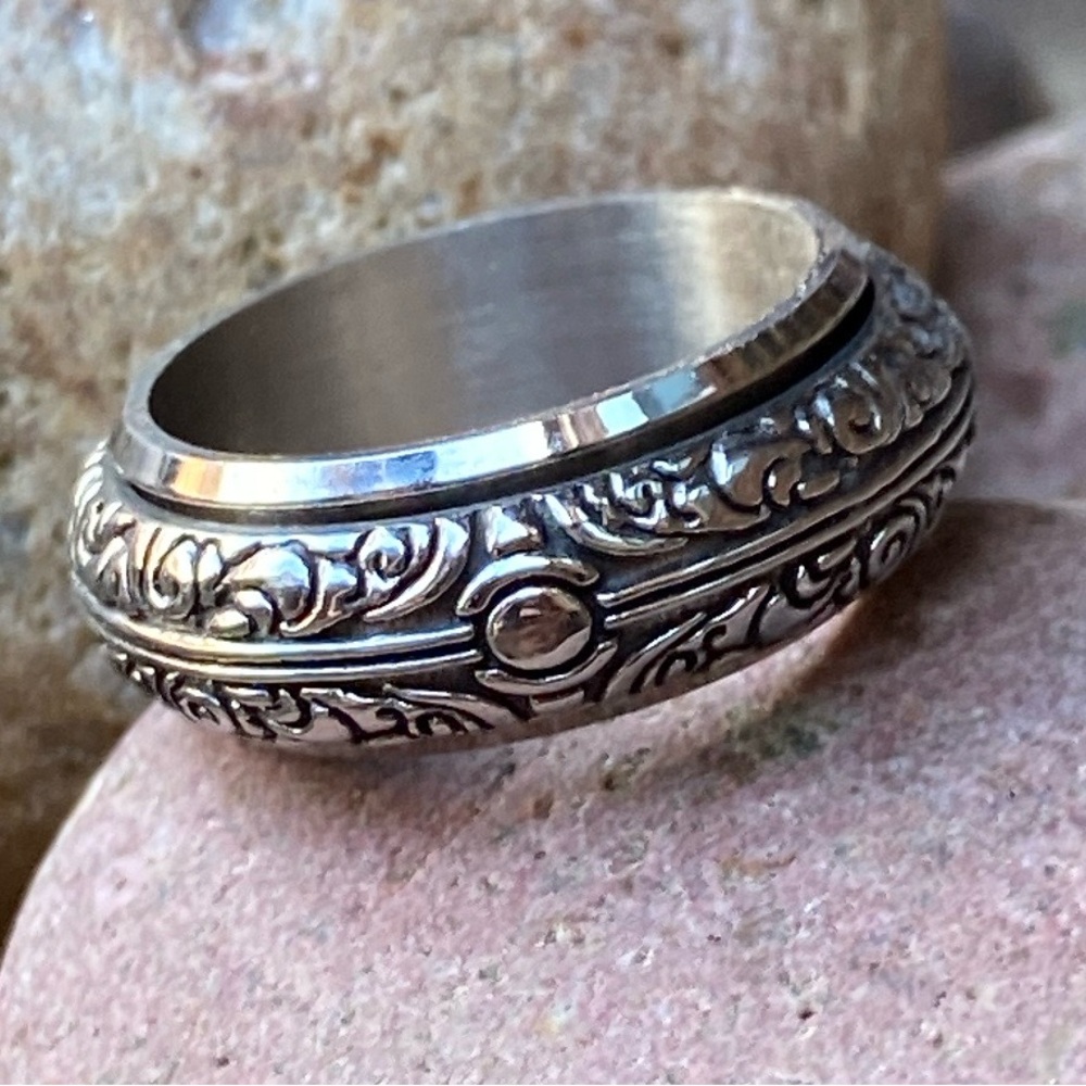 Fidget Anxiety Ring Boho Stainless Steel Fine Boutique Rotating Spinner Ring